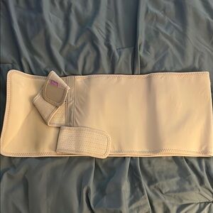 Beige Post Pardom Belt